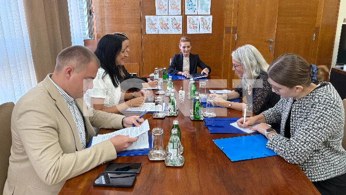 Saradnja sa Švajcarskom